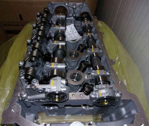 Głowica silnika Citroen C4 DS4 DS5 Peugeot 208 1.6 THP