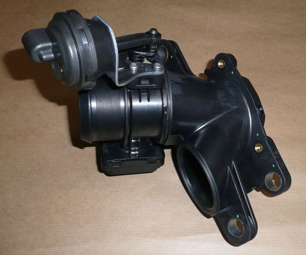 Przepustnica Citroen C4 C5 Peugeot 308 2.0 Hdi