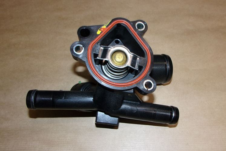 Obudowa termostatu Renault Megane III 2.0 Dci