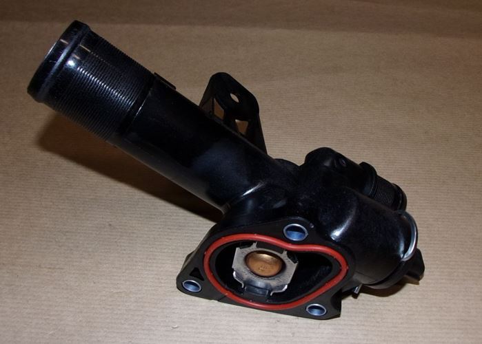 Obudowa termostatu Renault Megane II 1.5 D 03>