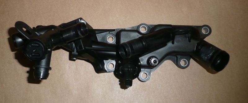 Obudowa termostatu Renault Clio IV 0.9 1.2 Tce