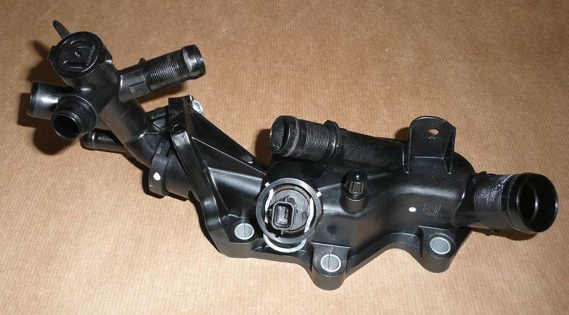 Obudowa termostatu Renault Clio IV 0.9 1.2 Tce