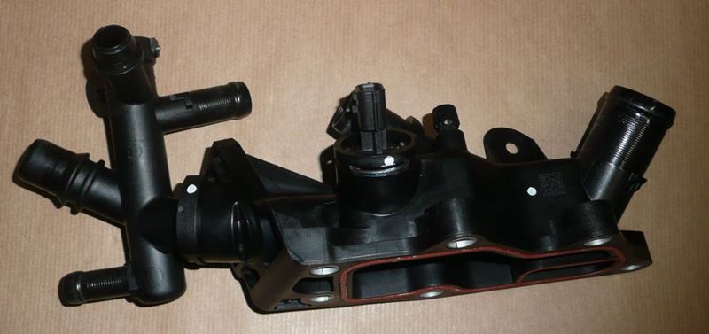 Obudowa termostatu Renault Clio IV 0.9 1.2 Tce