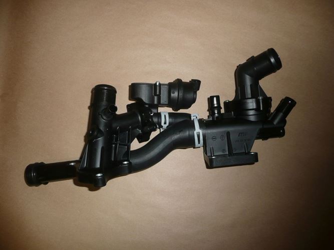 Obudowa termostatu Renault Megane III 1.6 Dci