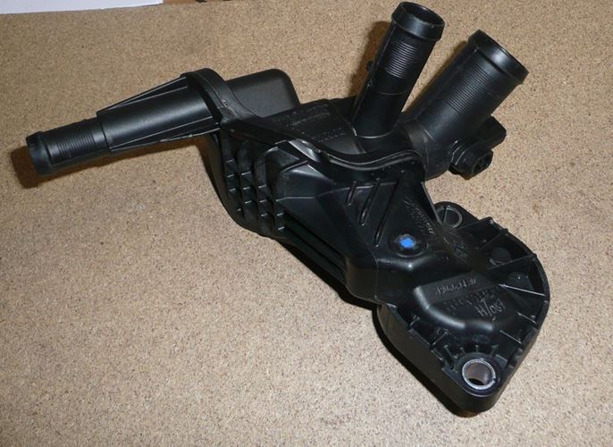Obudowa termostatu Renault Megane II 1.5 D 03>