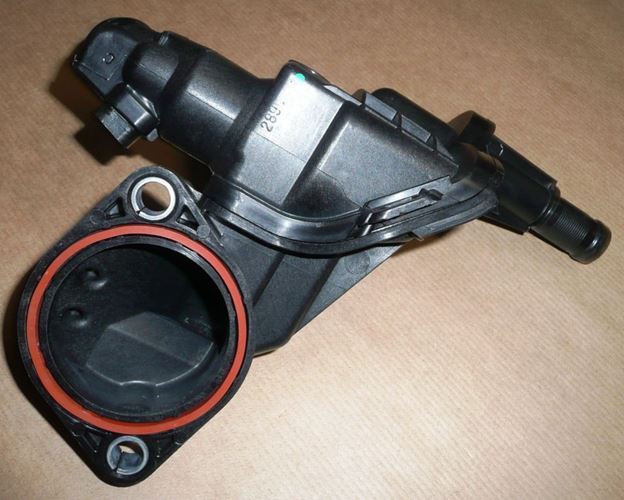 Obudowa termostatu Renault Clio IV 0.9 Tce