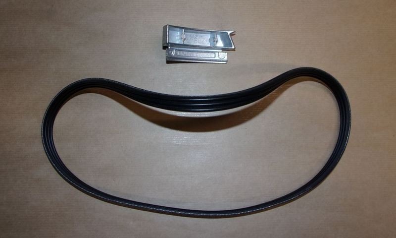 Pasek klinowy 3PK750