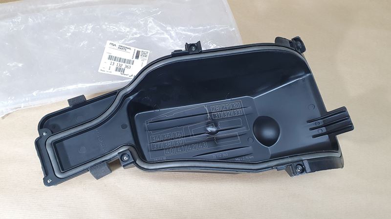 Obudowa Akumulatora Oryginał Opel Corsa C