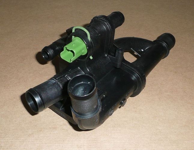 Obudowa termostatu Citroen C4 C5 Peugeot 207 407 806