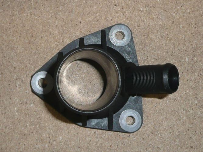 Obudowa termostatu Citroen Peugeot XUD7 9