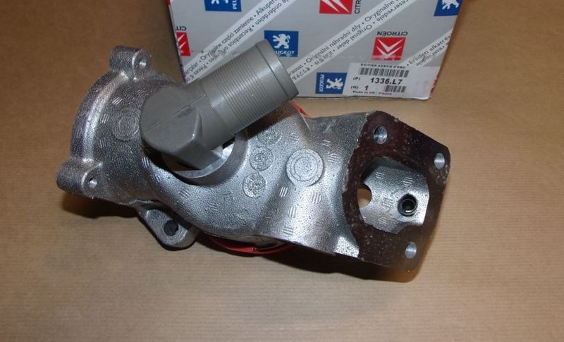 Obudowa termostatu Peugeot 205 806 1.9 D