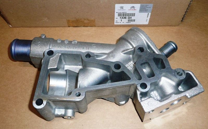 Obudowa termostatu Citroen C4 C5 Peugeot 206 2.0 16V