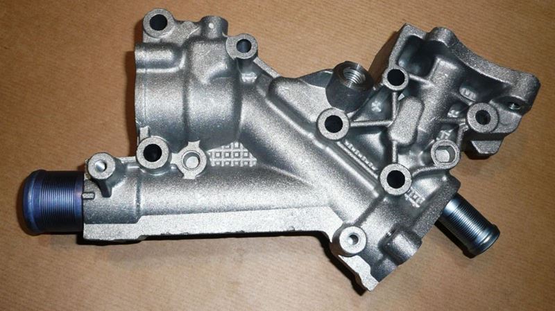 Obudowa termostatu Citroen C4 C5 Peugeot 206 2.0 16V