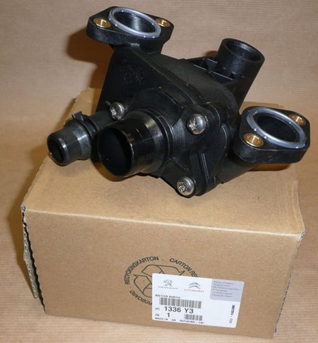Obudowa termostatu Citroen C5 Peugeot 407 2.7 Hdi