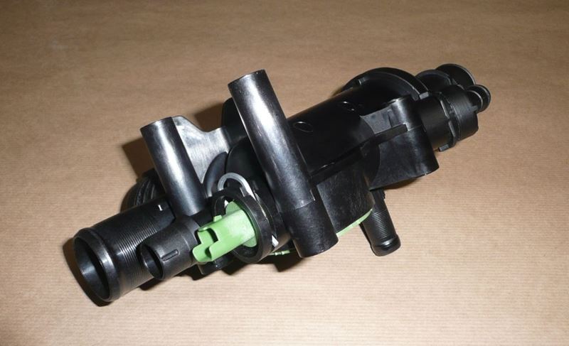 Obudowa termostatu Citroen C4 C5 C8 Jumpy III