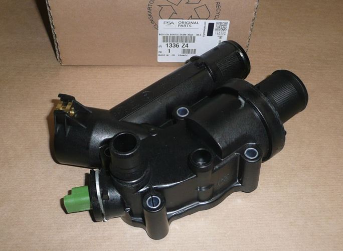 Obudowa termostatu Citroen C5 C6 Peugeot 407 2.2 Hdi