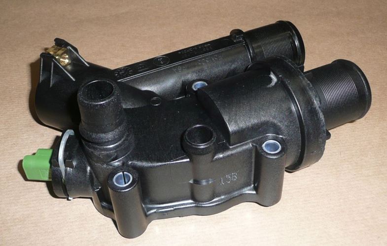 Obudowa termostatu Citroen C5 C6 Peugeot 407 2.2 Hdi