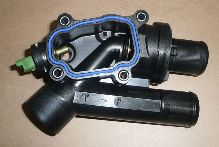 Obudowa termostatu Citroen C5 C6 Peugeot 407 2.2 Hdi