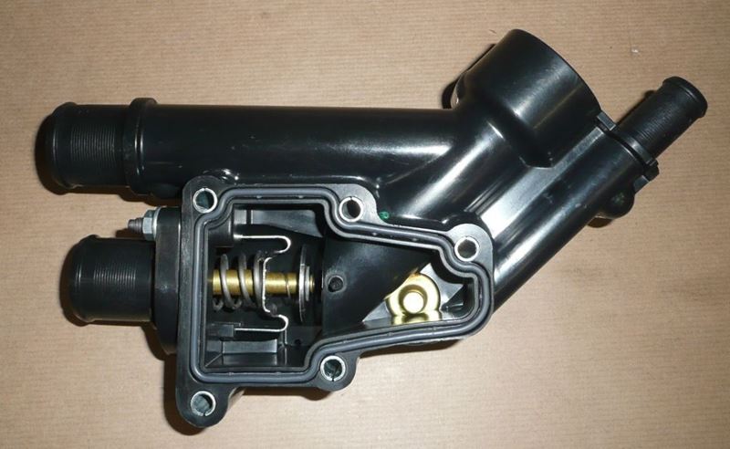 Obudowa termostatu Citroen C4 C5 II III Peugeot 307