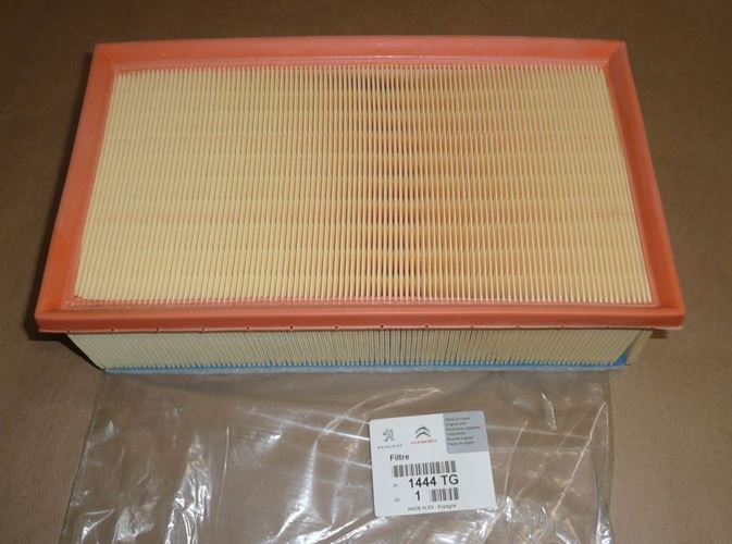 Filtr powietrza Citroen C5 III C6 Peugeot 407 3.0 HDi