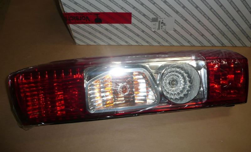 Lampa tylna zespolona Citroen Jumper III prawa
