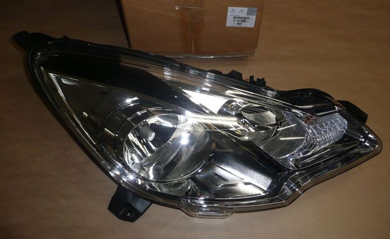 Reflektor Citroen DS3 prawy
