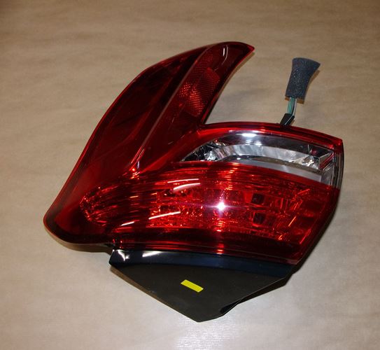 Lampa tylna Citroen C4 Aircross prawa
