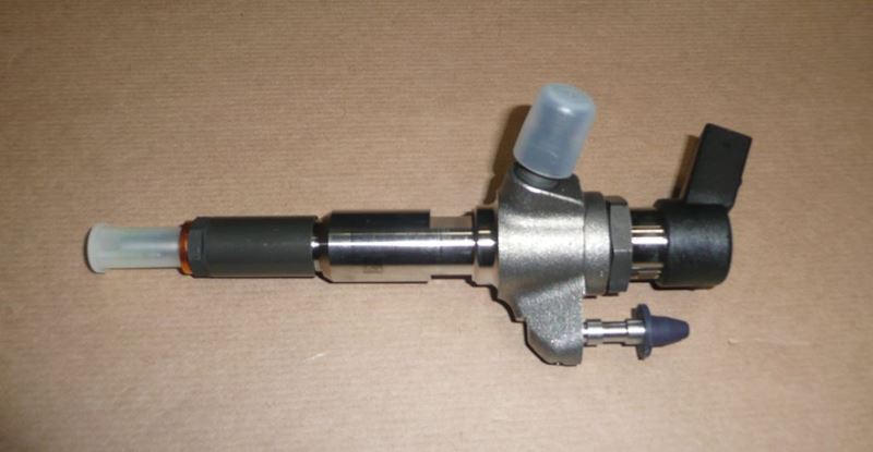 Wtryskiwacz Citroen C4 II Peugeot 5008 3008 1.6 Blue Hdi