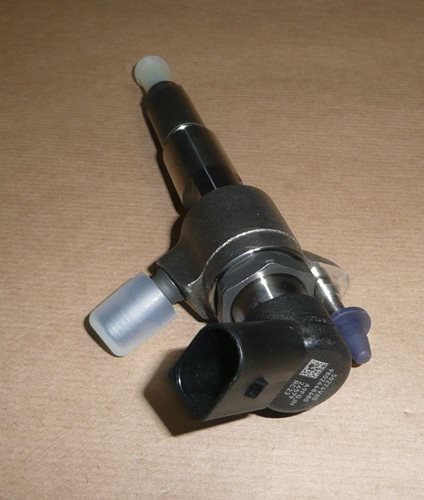 Wtryskiwacz Citroen C4 II Peugeot 5008 3008 1.6 Blue Hdi