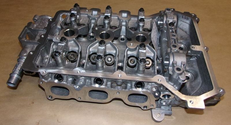 Głowica silnika Citroen C1 Peugeot 108 1.2 VTi >16