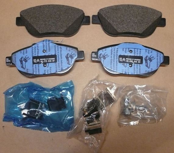 Klocki hamulcowe Citroen C3 DS3 Peugeot 2008 przód