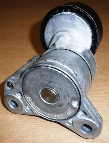 Napinacz alternatora Citroen C-Crosser Peugeot 4007