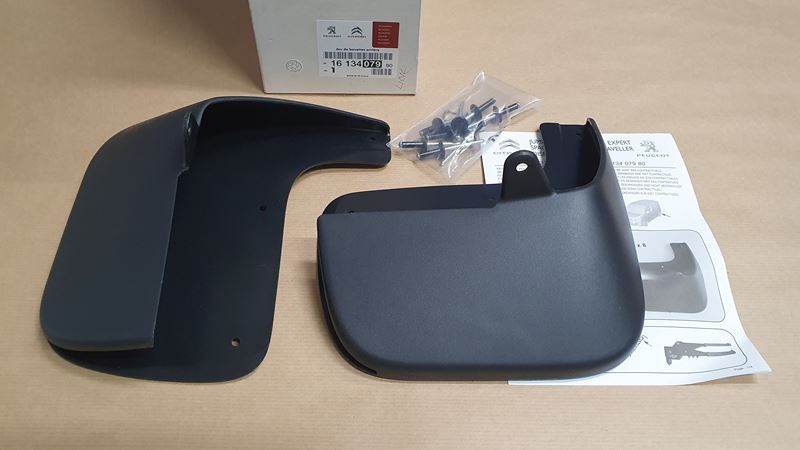 Chlapacze Peugeot Expert IV tył