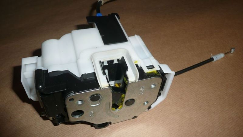 Zamek drzwi Citroen Nemo Peugeot Bipper prawy