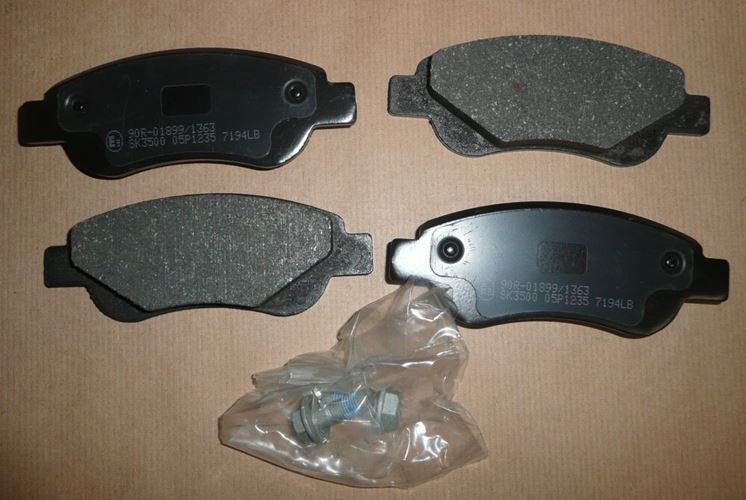 Klocki hamulcowe Citroen C1 Peugeot 107 108 przód 05>
