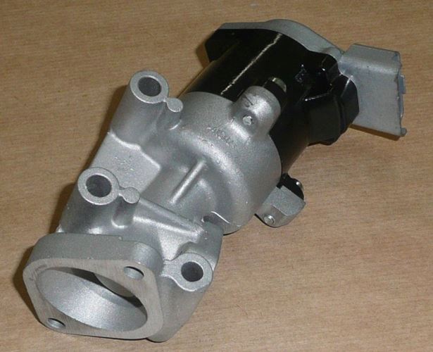 Zawór EGR Citroen C5 III C6 Peugeot 407 607 2.7 HDi