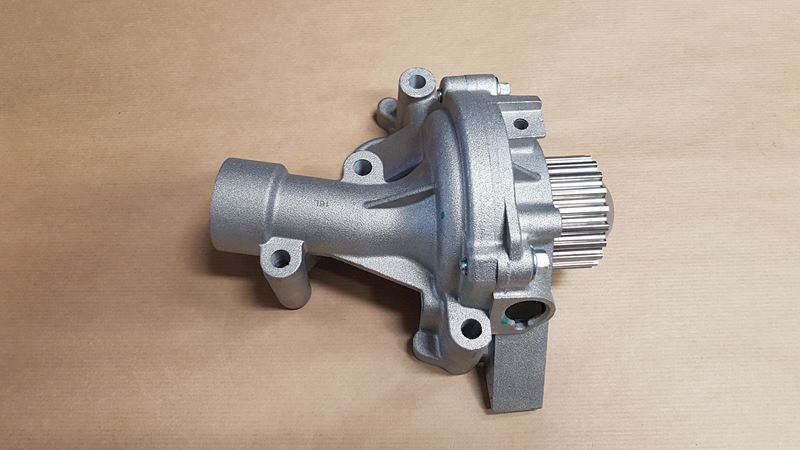 Pompa wody Citroen C4 C5 Peugeot 206 407 2.0 16V