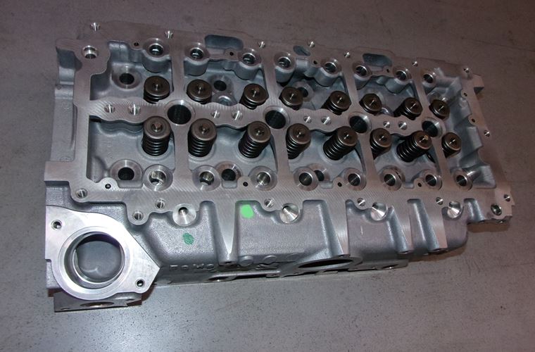 Głowica Peugeot 2008 208 3008 1.5 HDi