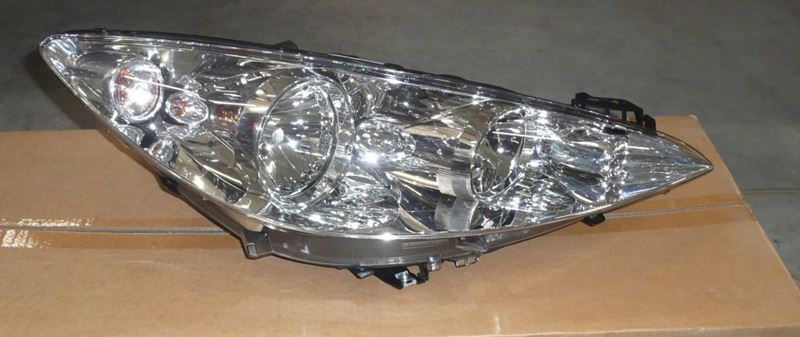 Reflektor Peugeot 308 I przód prawy