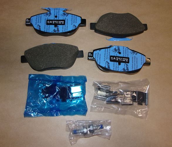 Klocki hamulcowe Citroen C3 Aircross Peugeot 2008 przód