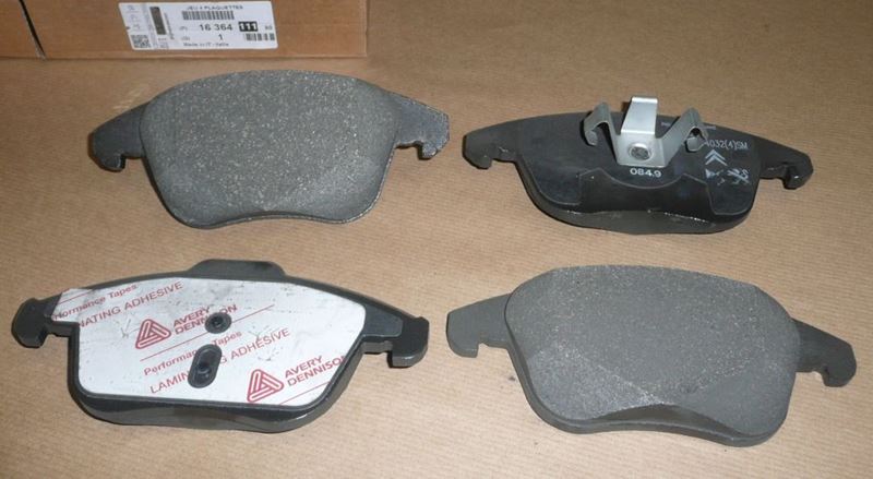 Klocki hamulcowe Citroen C4 Peugeot 207 208 307 przód 03>