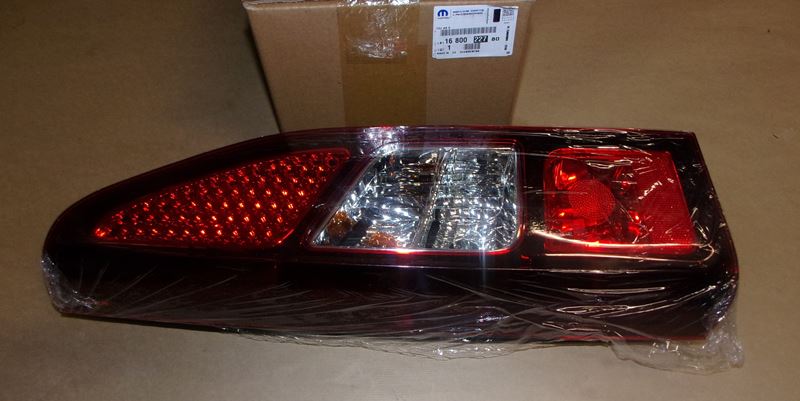 Lampa tylna Peugeot Partner II lewa