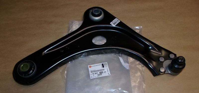 Wahacz Peugeot 208 prawy