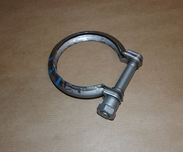 Zacisk rury wydechowej Peugeot Citroen 64.5 mm