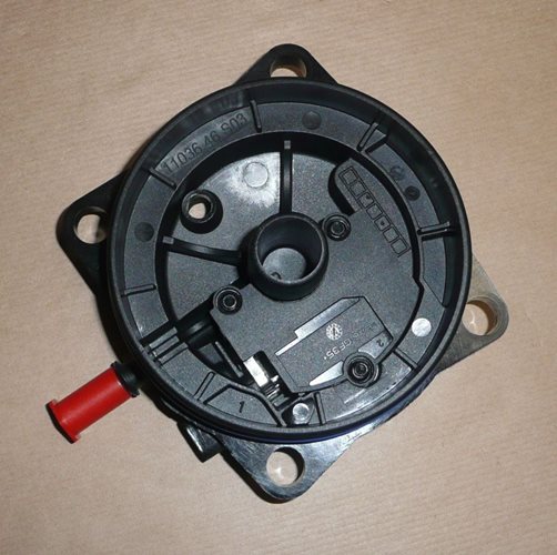 Pokrywa filtra paliwa Citroen C4 Peugeot 407 2.0 Hdi