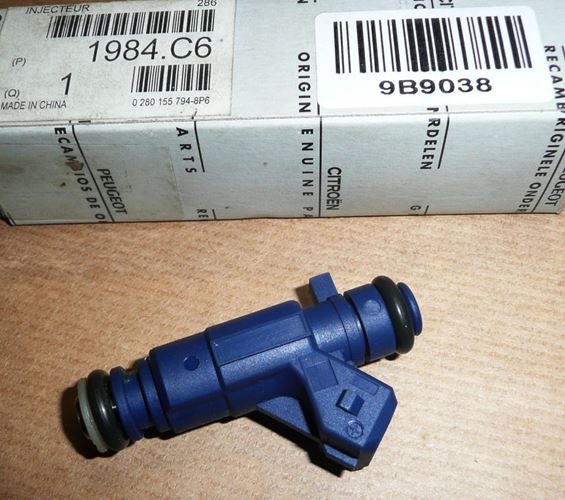 Wtryskiwacz Citroen Saxo Peugeot 206 1.6