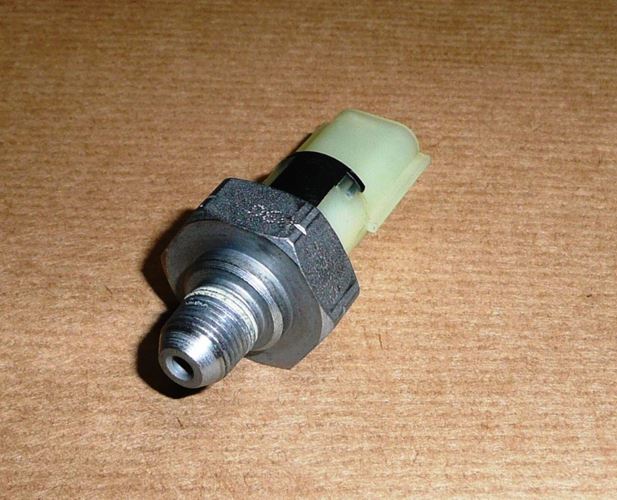 Czujnik ciśnienia oleju Renault Clio III Twingo III