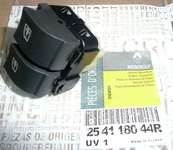 Przycisk podnoszenia i opuszczania szyb Renault Clio IV