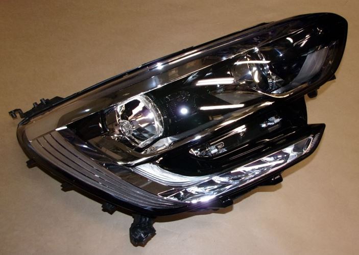 Reflektor Renault Megane IV prawy