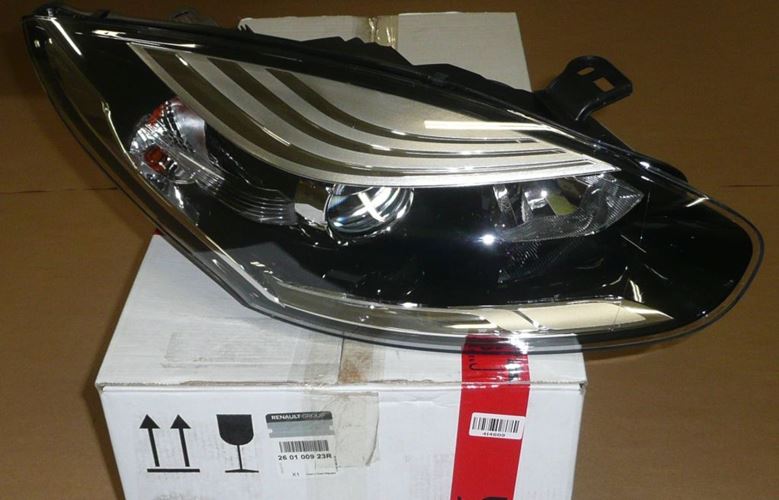 Reflektor Renault Megane III prawy